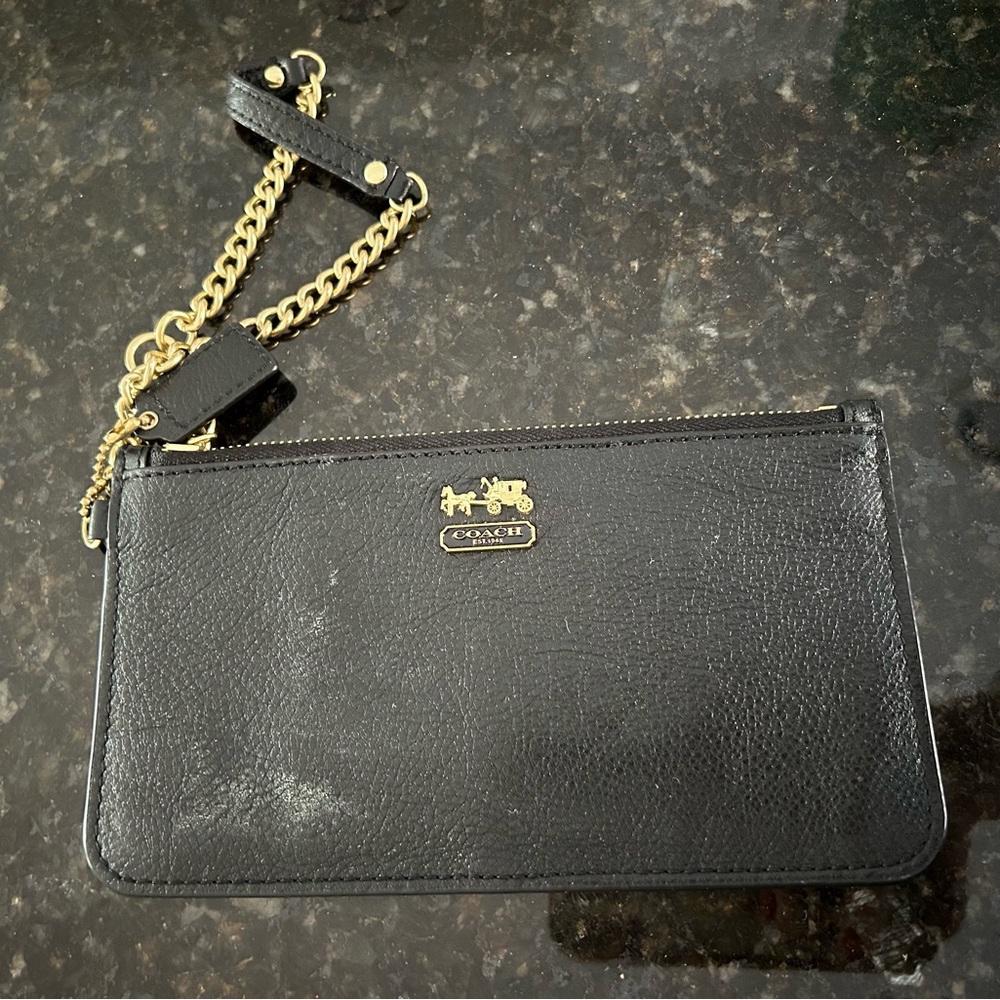 Coach : black wristlet